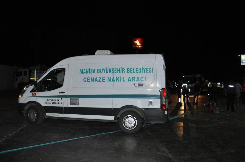 5 kişinin öldüğü trafik kazasında kimlikler belli oldu, acı an ortaya çıktı 6